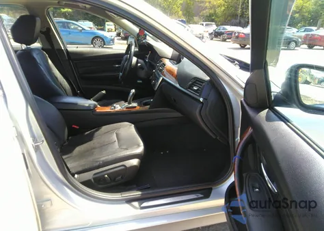 2013 BMW 328I xDrive z USA, uszkodzony, nr VIN WBA3B3C59DF535165